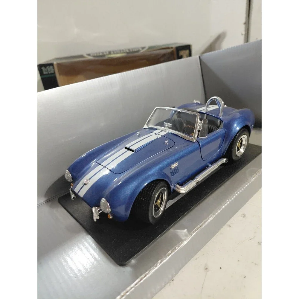 Road Signature 1:18 Diecast 1964 Shelby Cobra 427 S/C Convertible w/box